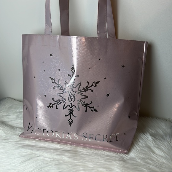 (4) Victoria’s Secret Pink Snowflake VS Logo Reusable Gift Bags, Shopping Bags - Picture 6 of 8